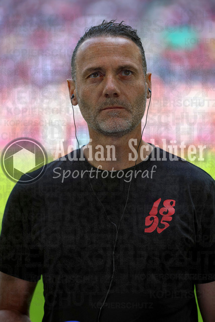 10.05.2026, GER, Fussball, Herren, 2. BL, Saison 2025/2026, Fortuna Düsseldorf - SV Elversberg | Alexander Ende schaut