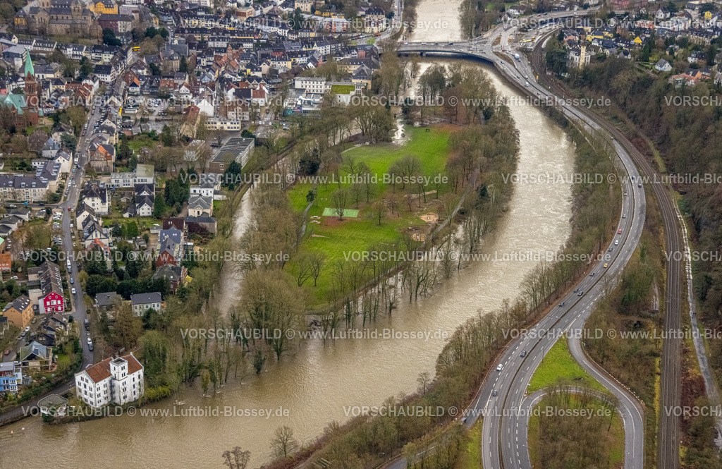 Essen231202757Werden | Luftbild, Ruhrhochwasser, Weihnachtshochwasser 2023, Fluss Ruhr tritt nach starken Regenfällen über die Ufer, Überschwemmungsgebiet Brehminsel, Bäume im Wasser, Wohngebiet, Bredeney, Essen, Ruhrgebiet, Nordrhein-Westfalen, Deutschland