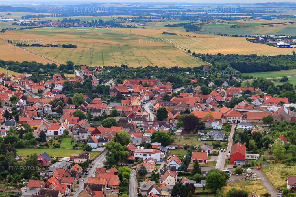 Luftbild: Ortsansicht von Westen im Ortsteil Timmenrode in Blankenburg im Bundesland Sachsen-Anhalt in Deutschland. Foto: IMG_41992.jpg vom 26.06.2011 durch Werner Riehm/FLY-FOTO.deAuflösung des Originals: 4242 x 2828 px