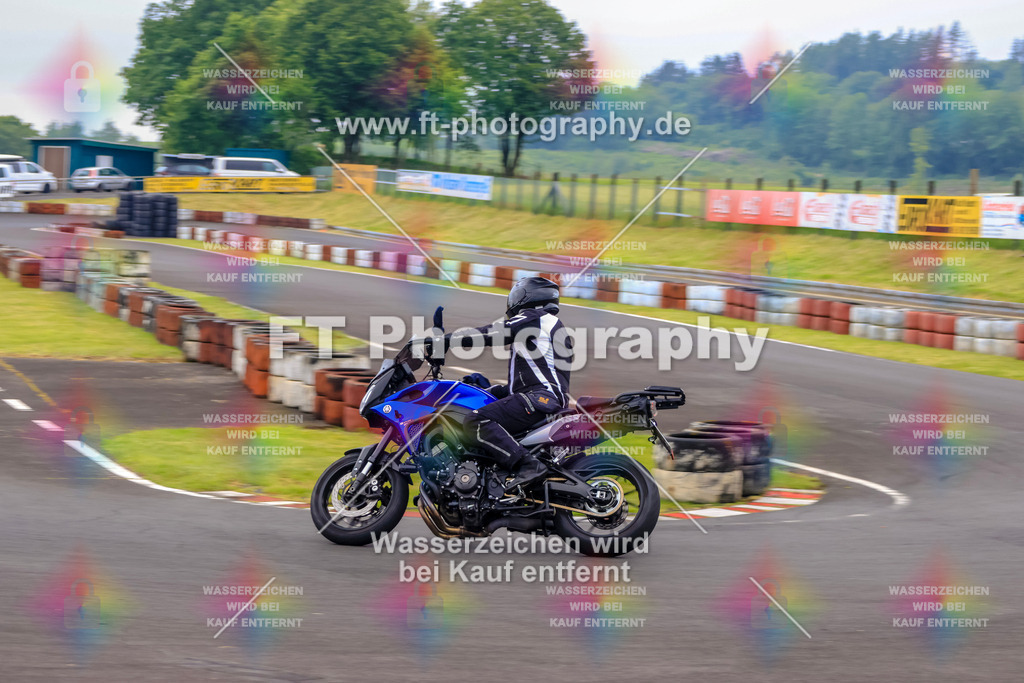 OBK-5670 | Hier findet Ihr Bilder von Touristenfahrten auf der Nürburgring Nordschleife oder von anderen Veranstaltungen die ich besucht habe. Viel Spass beim Durch Schauen 