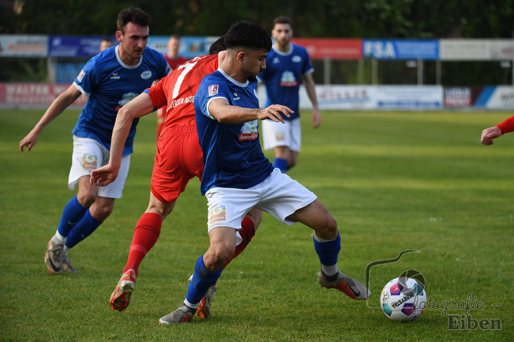 SSV Jeddeloh-SV Drochtersen/Assel | Herren Regionalliga; SSV Jeddeloh (blau)-SV Drochtersen/Assel (rot) am 30.04.2024; in Jeddeloh (53-Acht Arena), Photo: Philip Eiben 2024 - Realisiert mit Pictrs.com