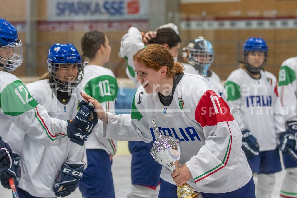 Dameneishockey | Dameneishockey, U18 Turnier am 31.08.2024 in Spittal (Eis-Sport-Arena - Sportzentrum Spittal), Austria, (Photo by Ernst Krawagner sport-fan.at) - Realisiert mit Pictrs.com
