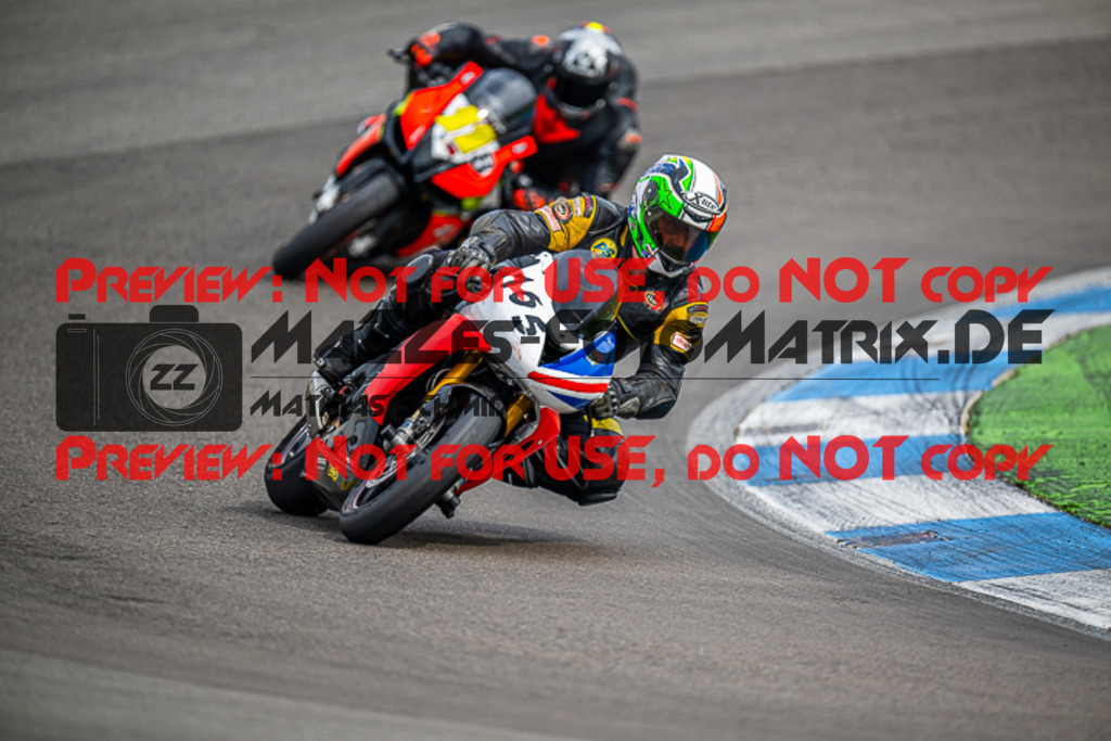 MaZZes_FotoMatrix_230410_3001 | ROT