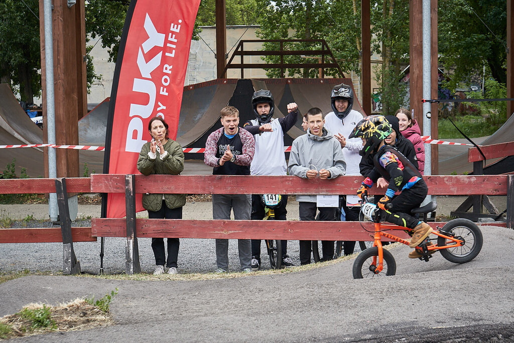 2505Mo.5-49 PM 11 | German Pumptrack Series - Realisiert mit Pictrs.com