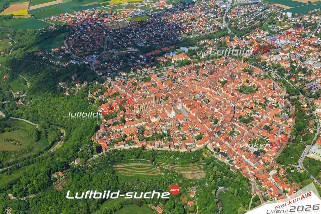 Luftbild von  Rothenburg-tauber - Luftaufnahme wurde 2015 von https://frankenair.de mittels Flugzeug (keine Drohne) erstellt - die Geschenkidee