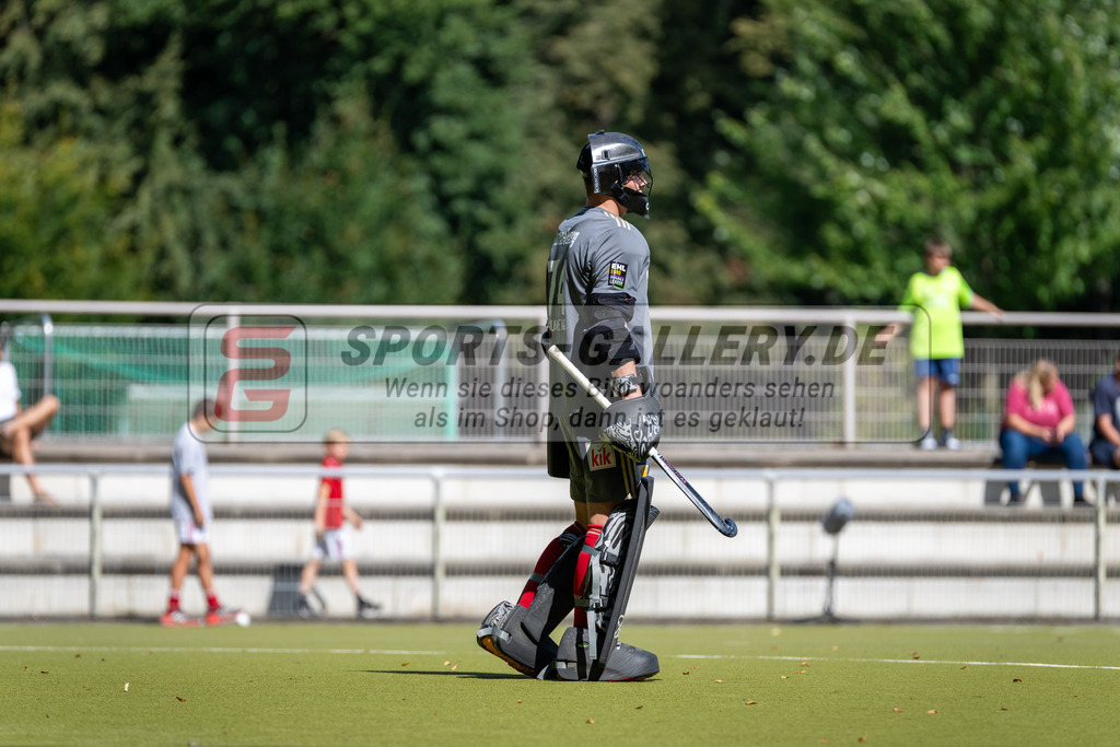 HK_20240907_105407 | 1. Bundesliga Herren RW Köln - Crefelder HTC am 7.9.2024 RW Köln, Köln , Jean Danneberg ( Torwart Rot-Weiss Köln #74 )