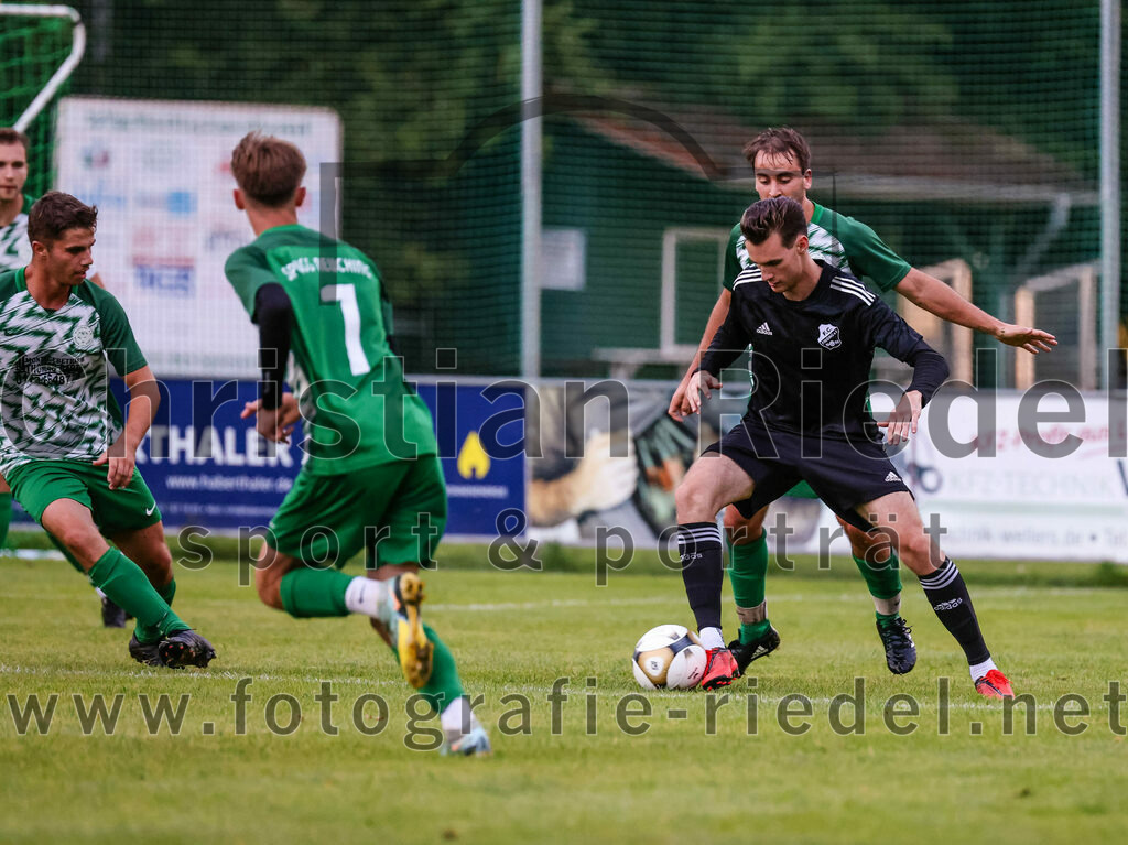 2023-07-25_076_SpVgg_Neuching_gegen_FC_Finsing | Neuching, Deutschland, 25.07.2023:
Fußball, A-Klasse 2023 / 2024, Toto Pokal, SpVgg Neuching gegen FC Finsing, Endergebnis: 2:4

Sven Wagner (SpVgg Neuching, #7), Leon Engelhard (FC Finsing, #20), Johann Schindlbeck (SpVgg Neuching, #5)

Foto: Christian Riedel / fotografie-riedel.net