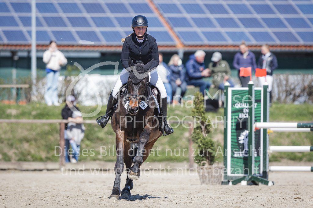 220416_3_A-Springen2-439 | Frühlingsfest der Pferde
Herford
16.April 2022
03/2 Sprigprüfung mit steigenden Anforderungen Kl. A** geschlossen 44-481 RLP
