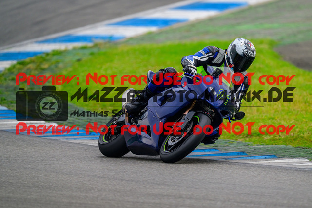 MaZZes_FotoMatrix_240521_6007705_1381 | ROT