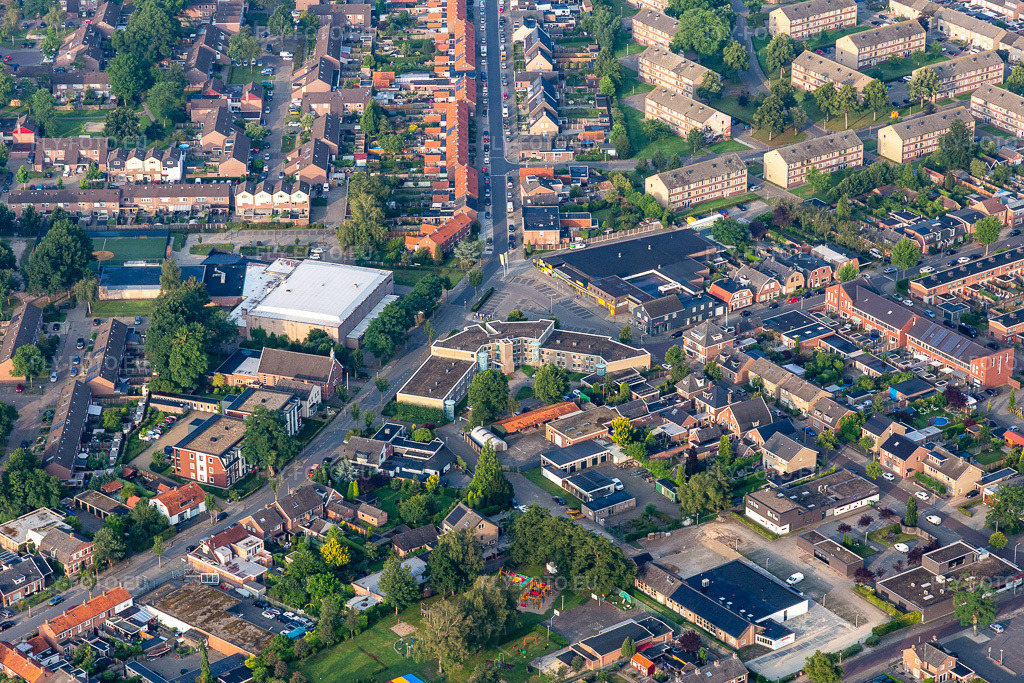 Vue aérienne: Schoolstraat à Enschede dans le département Overijssel, Pays-Bas. Photo: IMG_008180.jpg prise le 18/07/2020 par Werner Riehm/FLY-FOTO.euRésolution de l'original: 5472 x 3648 px