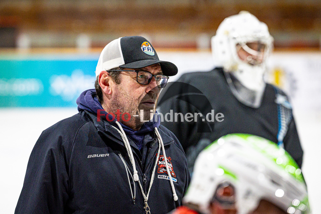 News von den Peißenberg MINERS | Eishockey Bayernliga 2025/26, News von den Peißenberg MINERS, 20251126,Florian Steidl (MINERS Co-Trainer) im Training,2025-11-26 in Peißenberg (flatbuy Arena Peißenberg), Florian Steidl (MINERS Co-Trainer)Copyright: WolfgangxLindner www.foto-lindner.de