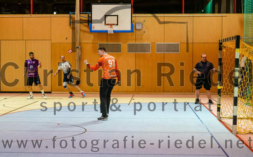 2023-11-11_018_SpVgg_Altenerding_gegen_HC_Donau-Paar | Erding, Deutschland, 11.11.2023:
Handball, Bezirksoberliga Männer 2023 / 2024, 7. Spieltag, SpVgg Altenerding gegen HC Donau/Paar, Endergebnis: 44:32

Torwart Ferdinand Mayer (SpVgg Altenerding, #97)

Foto: Christian Riedel / fotografie-riedel.net