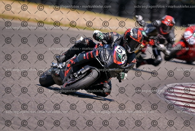 26bt05-1232 | markuskiefer.com - Realisiert mit Pictrs.com