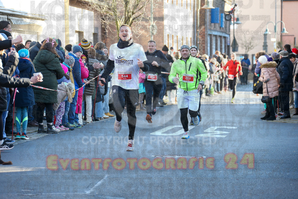 241201_1228_EX1_2295 | Sportfotografie im Rhein-Sieg Kreis, Köln, Bonn, NRW, Rheinland Pfalz, Hessen, etc. Unser Tätigkeitsfeld umfasst den Laufsport vom Volkslauf über den Marathon, Duathlon, Triathon bis zum Ultralauf wie Kölnpfad Ultra oder Schindertrail.