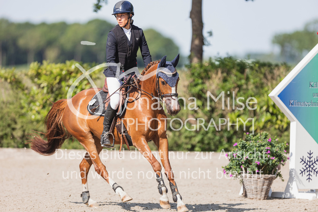 250621_Lemwerder_QualiBuChaPonys5j-110 | Deine schönsten Turniermomente als professionelle Fotos! Entdecke hochwertige Pferdesport-Fotografie im Online-Shop. Jetzt Fotos finden & bestellen!