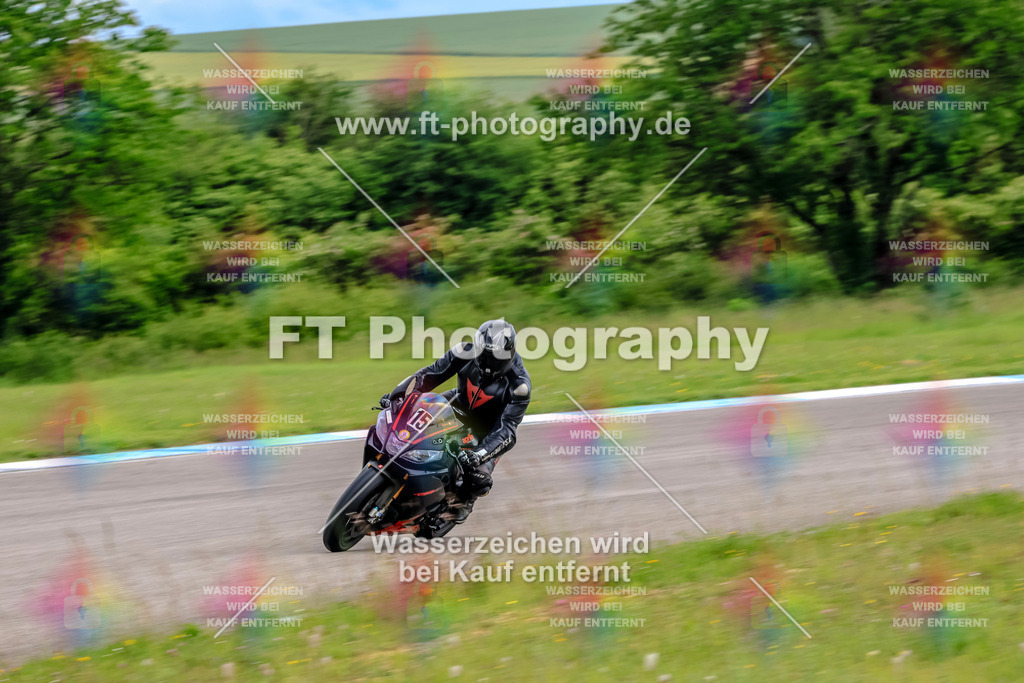 MotoTeam-3332 | Hier findet Ihr Bilder von Touristenfahrten auf der Nürburgring Nordschleife oder von anderen Veranstaltungen die ich besucht habe. Viel Spass beim Durch Schauen 