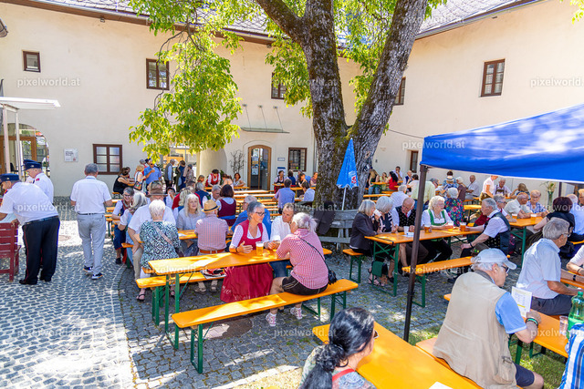 Fronleichnamsprozession mit Pfarrfest | Bildershop von pixelworld.at - Realisiert mit Pictrs.com