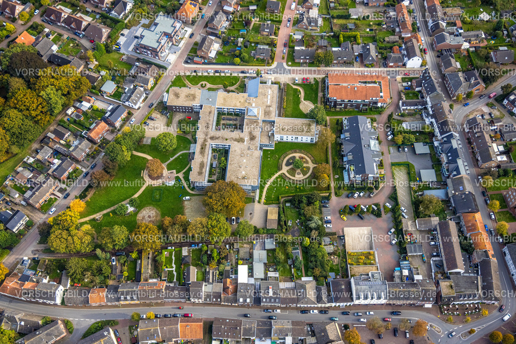 Emmerich241010695 | Luftbild, St. Martinus-Stift Wohnen und Leben im Alter, Parkanlage, Wohngebiet, Elten, Emmerich am Rhein, Niederrhein, Nordrhein-Westfalen, Deutschland