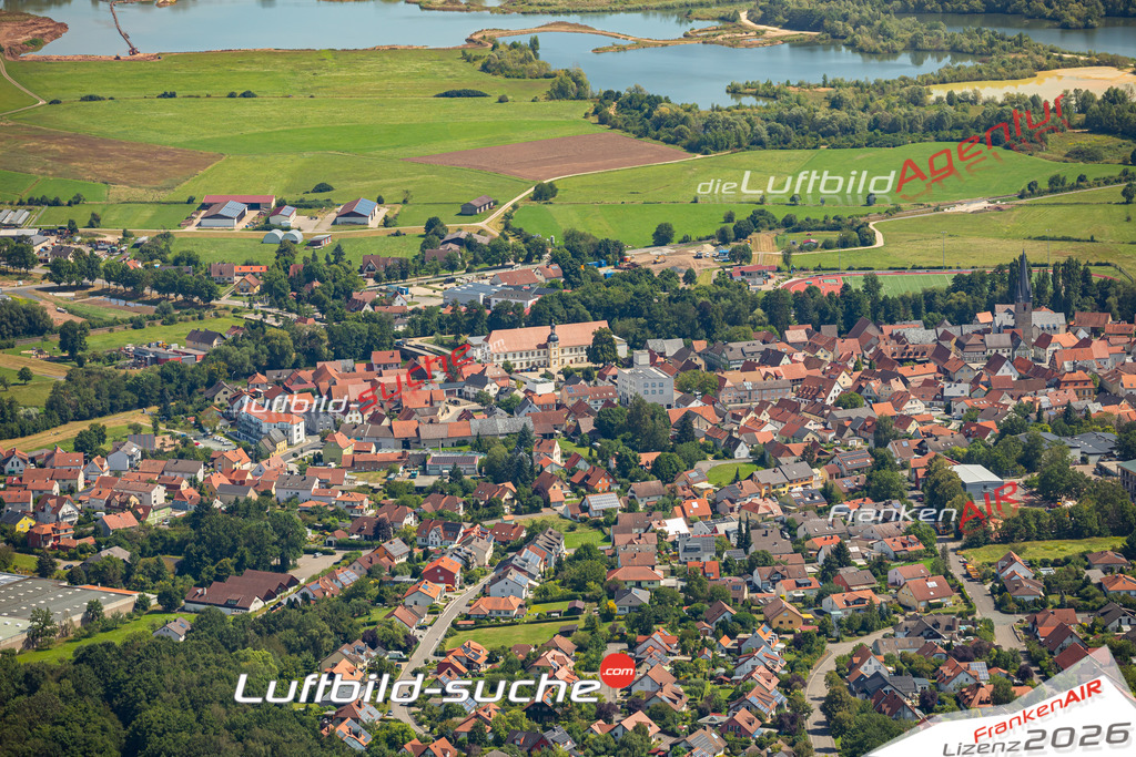 Das Luftbild zeigt :  Baunach - Die Luftaufnahme wurde 2024 vom UL-Flugzeug aus erstellt ( keine Drohne ) - Hochauflösende Luftaufnahme - Für grossformatige Ausdrucke geeignet. Die Geschenkidee !Mit Lizenz und Bildrechte bestellbar