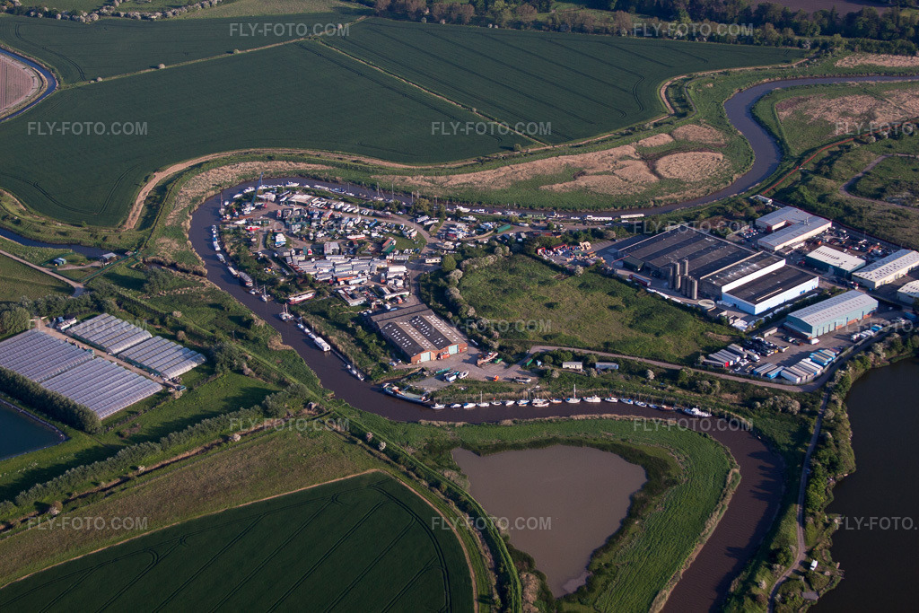 Aerial view: View of the town in Great Stonar in the state England, Great Britain.Photo: IMG_50586.jpg taken on 05/27/2012 by Werner Riehm/FLY-FOTO.comResolution of the original: 4752 x 3168 px