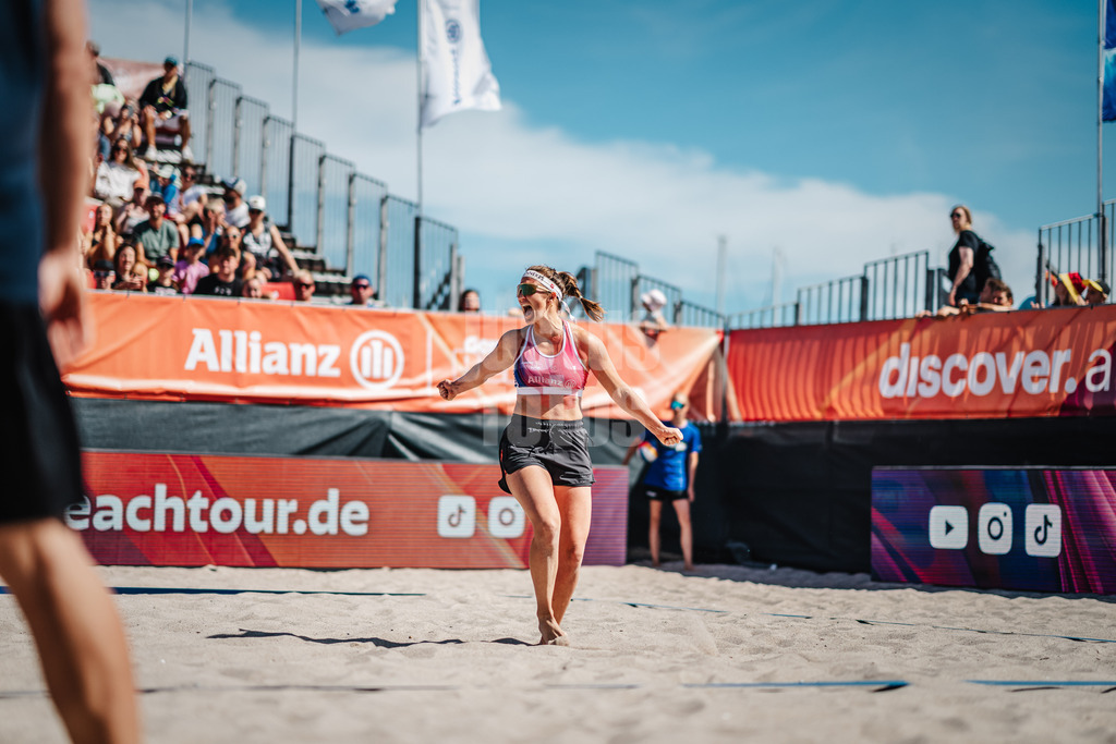 Beachvolleyball | Frauen | Allianz German Beach Tour 2024 | Tourstop Kühlungsborn | 11.08.2024 | Isabel Schneider jubelt