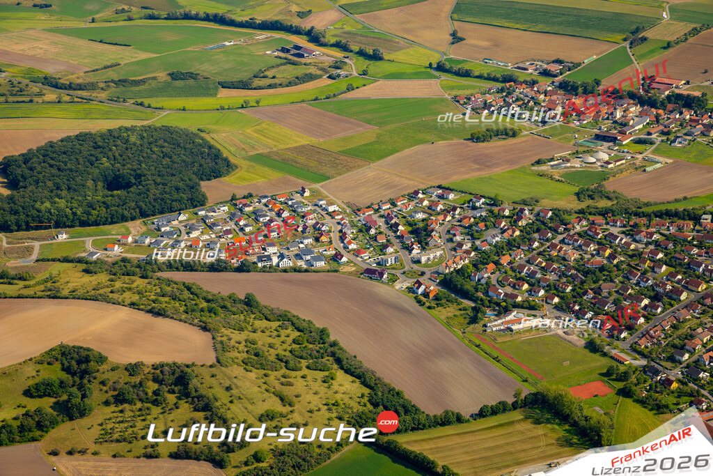 Das Luftbild zeigt :  Stadtlauringen - Die Luftaufnahme wurde 2024 vom UL-Flugzeug aus erstellt ( keine Drohne ) - Hochauflösende Luftaufnahme - Für grossformatige Ausdrucke geeignet. Die Geschenkidee !Mit Lizenz und Bildrechte bestellbar