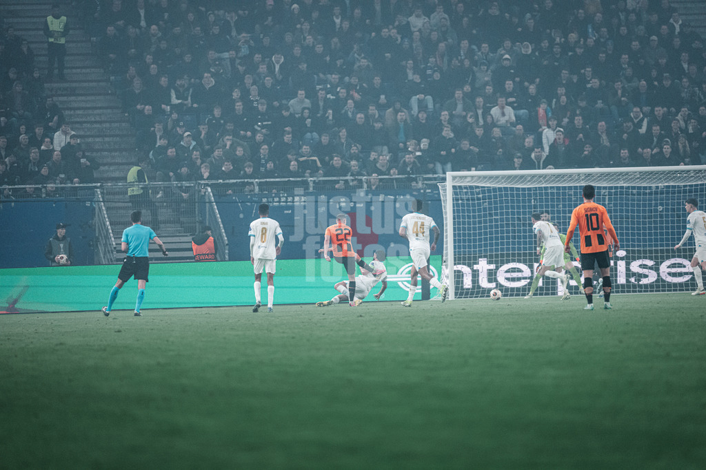 Fußball | Herren | Saison 2023/2024 | Play-Offs Europa League | FC Shakhtar Donetsk (UKR) vs. Olympique Marseille (FRA) | 15.02.2024 | Mykola Matvienko (#22, Shakhtar Donetsk) trifft zum 1:1 Tor