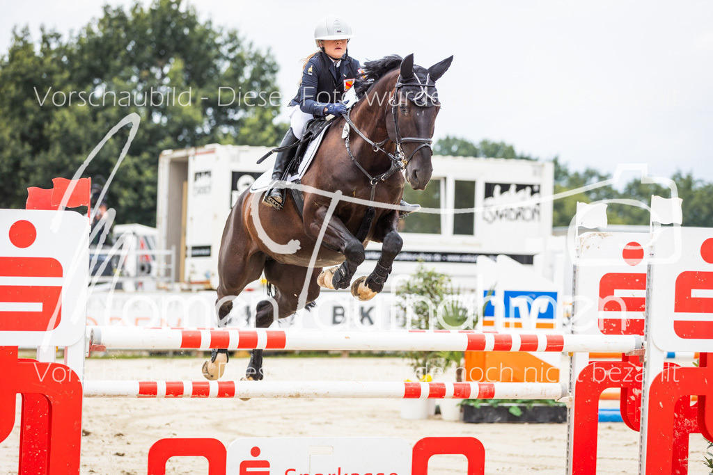 BHO-2PhSpr-M-040 | MomenTaufnahmen Pferdesportfotos