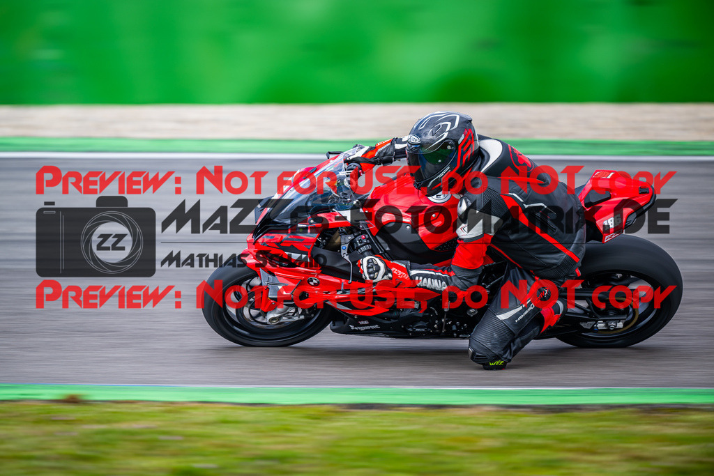 MaZZes_Fotomatrix_20240316_6007705_6656 | Fotograf Mathias Schmid
Sportfotograf,
Eventfotograf,
Hochzeitsfotograf,
Portraitfotograf