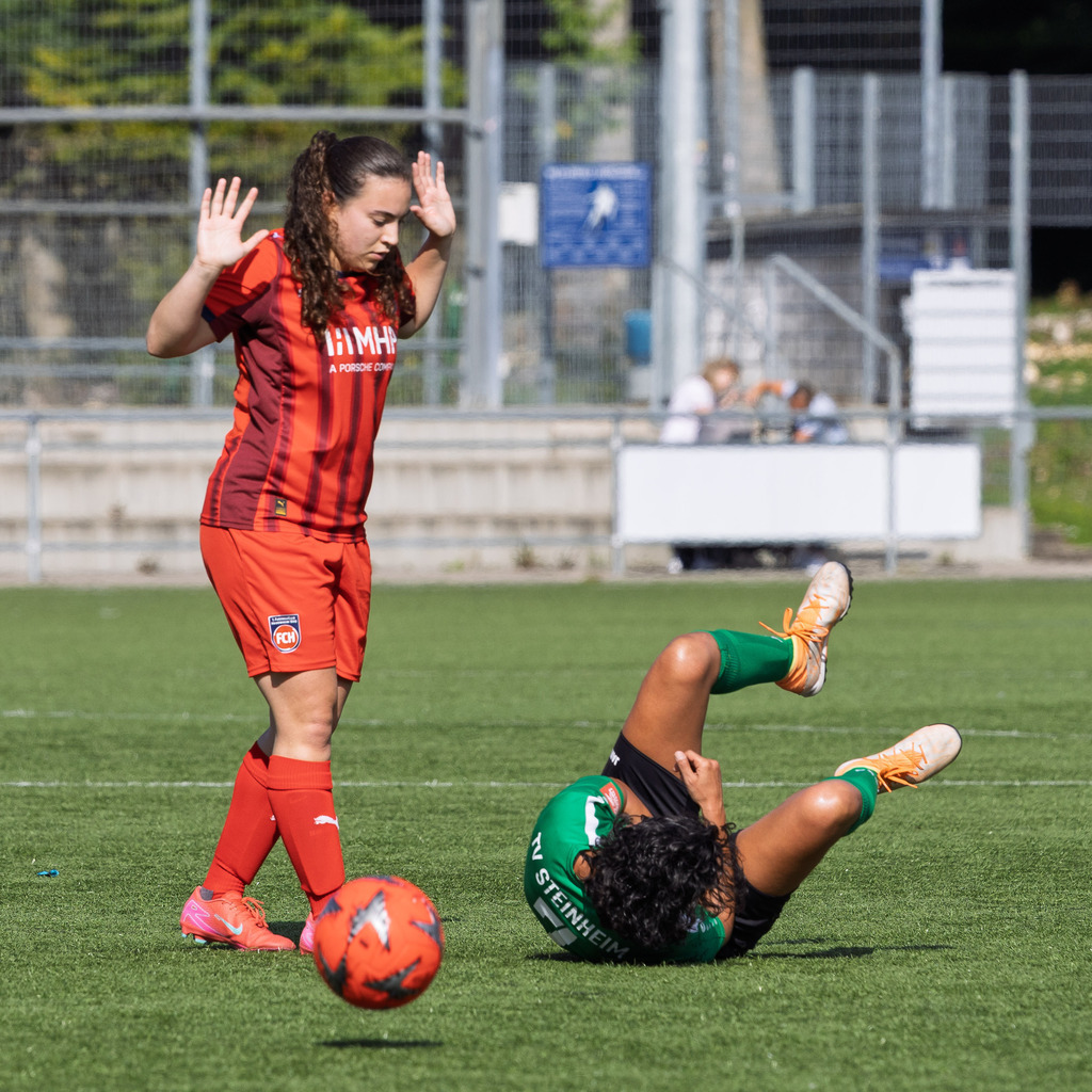 FCHSTE_250921_1560 | 1.FC Heidenheim 1846 II vs. TV Steinheim, Fußball, Frauen, Bezirksliga, 2025/2026, 2.Spieltag, 21.09.2025 in Heidenheim, Kunstrasen b. Voith-Arena West(Foto: Michael Bulling) - Realisiert mit Pictrs.com