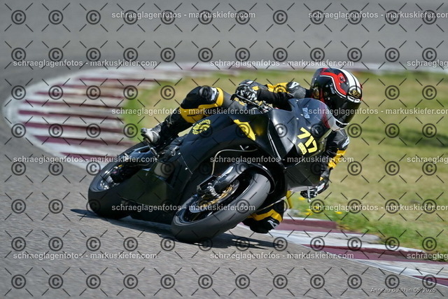 26BT02-1465 | markuskiefer.com - Realisiert mit Pictrs.com