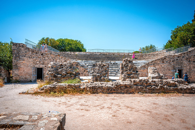 2024-07-15_10-41-07_950 | Römisches Odeon (Amphitheater) in Kos-Stadt auf der Insel Kos, Kos-Stadt, Kos, Griechenland - Realisiert mit Pictrs.com