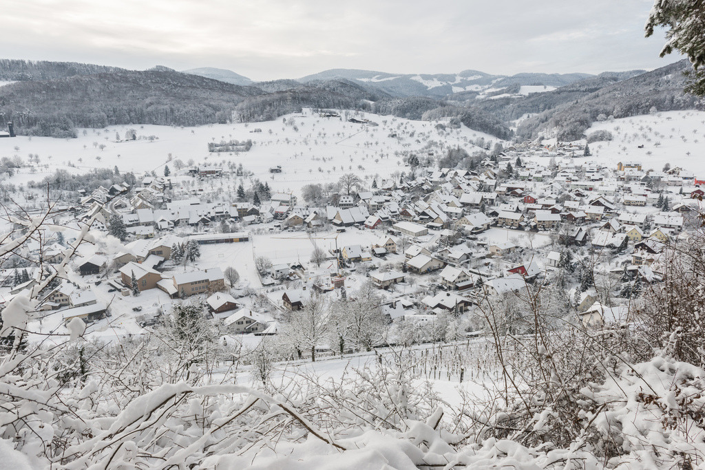 Ausblick vom Rebberg | im Winter in Ziefen, Baselland, Schweiz. - Realisiert mit Pictrs.com