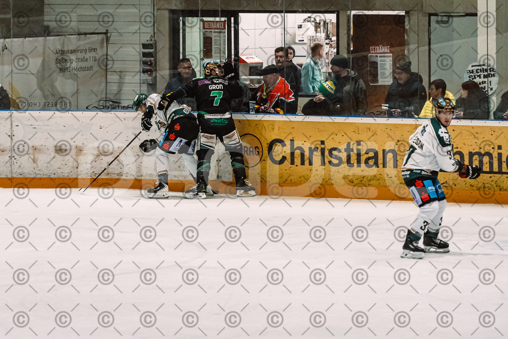 Alligators_vs_Erding_12_12_2025-085 | Höchstadt Alligators Fotogalerie: Eishockey-Action aus Franken. Professionelle Spielfotos, Portraits & Stadionbilder zum Download. Jetzt entdecken! - Realisiert mit Pictrs.com