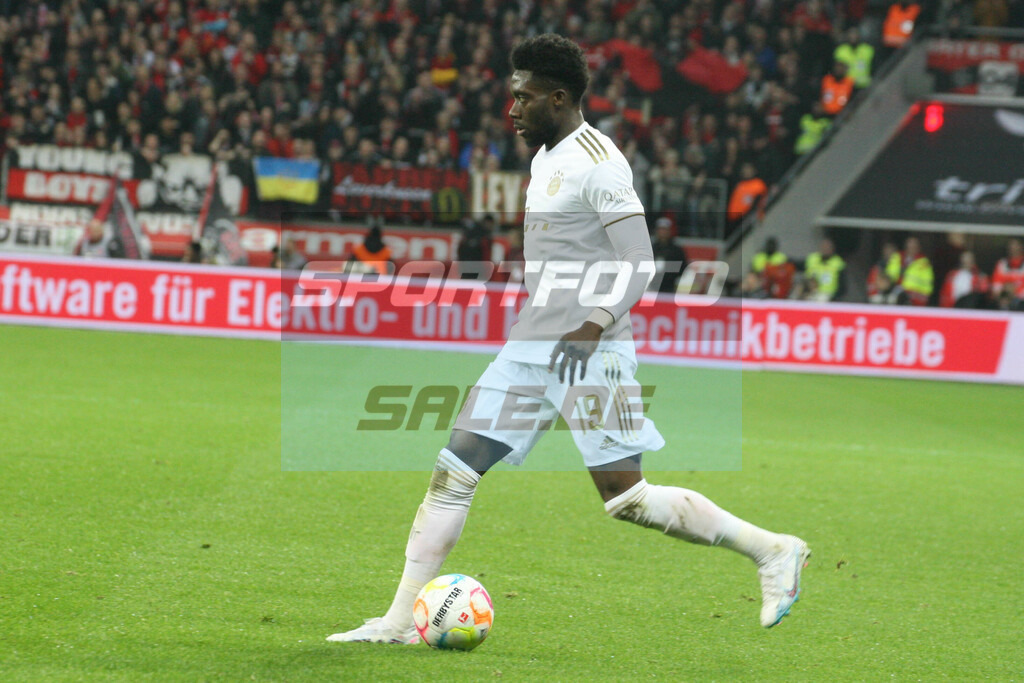 Bayer 04 Leverkusen - FC Bayern München | Alphonso Davies - © Sportfoto-Sale (MK) - Realisiert mit Pictrs.com