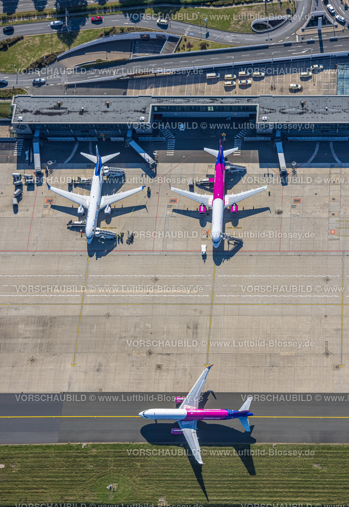 Dortmund220900500Flughafen | Luftbild, Flugzeuge an der Abfertigungshalle, Flughafen Dortmund Airport, Wickede, Dortmund, Ruhrgebiet, Nordrhein-Westfalen, Deutschland