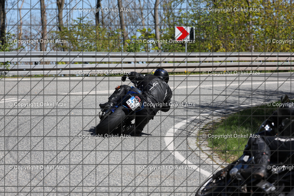 IMG_7108 | Fotograf am Kyffhäuser. Onkel Atze. Kyffhäuser Rennstrecke. Café36. Motorsportfotografie. - Realisiert mit Pictrs.com