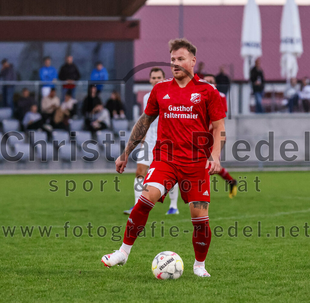 2023-08-01_013_FC_Finsing_gegen_SpVgg_Altenerding | Finsing, Deutschland, 01.08.2023:
Fußball, TOTO Pokal 2023 / 2024, 1. Spieltag, FC Finsing gegen SpVgg Altenerding, Endergebnis: 0:5

Christopher Biendl (FC Finsing, #7)

Foto: Christian Riedel / fotografie-riedel.net
