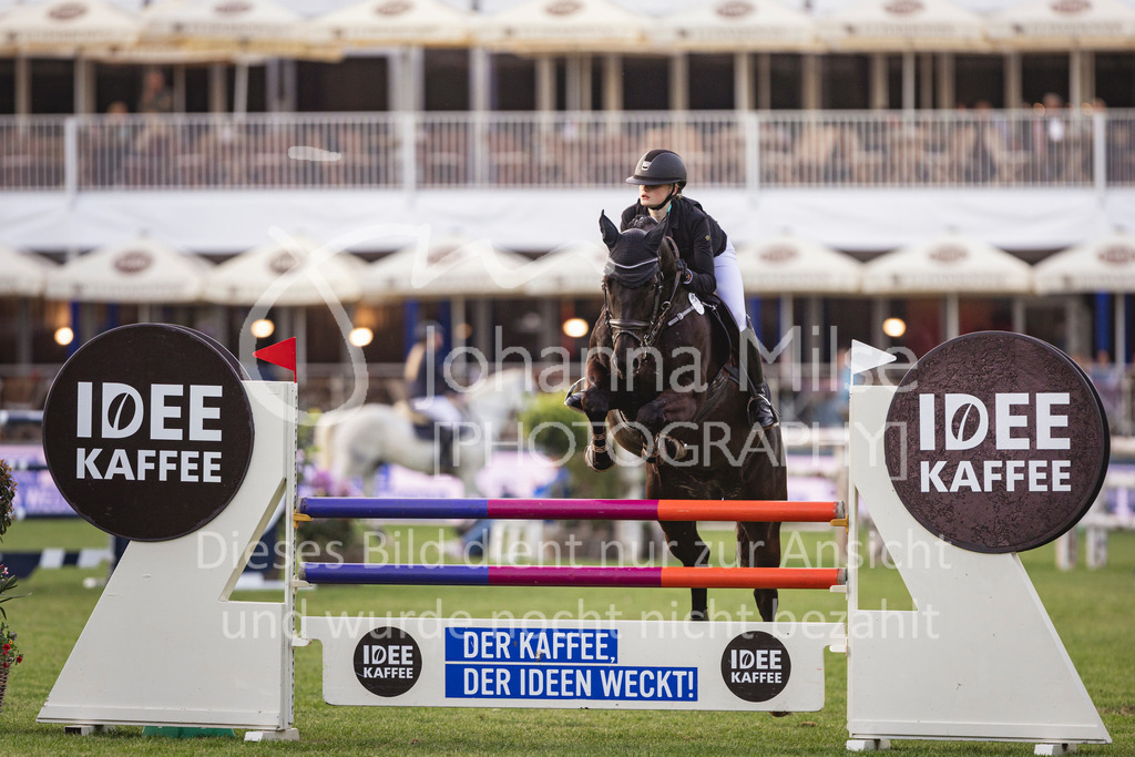 240510_Hamburg_Amateur-Small-381 | Deine schönsten Turniermomente als professionelle Fotos! Entdecke hochwertige Pferdesport-Fotografie im Online-Shop. Jetzt Fotos finden & bestellen!