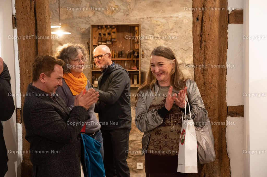 DSC_5551 | Finissage Ausstellung "Rosa Loy, guest Rose Wylie - Doubletten" - Museum Bensheim, Museumsleiter Dr. Jan Christoph Breitwiese (links) und Rosa Loy (rechts), 
,, Bild: Thomas Neu