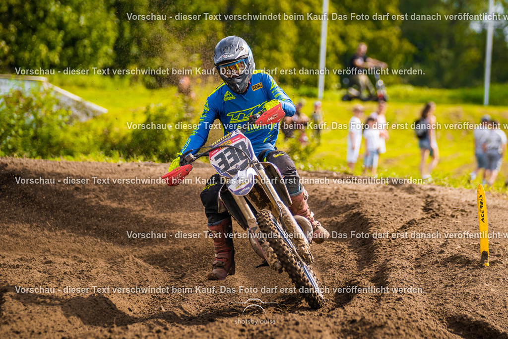 09_21_LM_Schenkenhorst-8361 | Sportfotografin aus Berlin-Brandenburg mit Fokus auf Motocross. Ich halte deine sportliche Leistung und echte Emotionen auf und neben der Strecke professionell fest. Entdecke die Fotos von deinem Rennen und bestelle sie direkt hier im Shop.