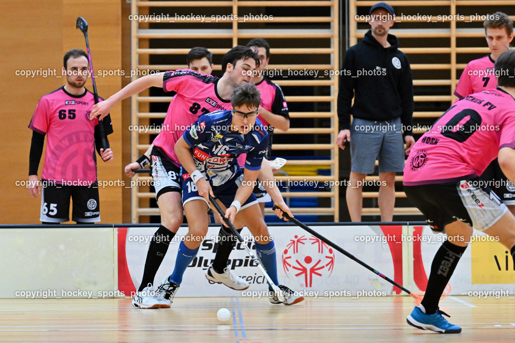VSV Unihockey vs. Wiener Floorballferein 6.4.2024 | #16 Manuel Flaschberger VSV Unihockey, #87 Christian Lindquist Wiener Floorballverein, VSV Unihockey vs. Wiener Floorballferein 6.4.2024, VSV Unihockey vs. Wiener Floorballferein  am 06.04.2024 in Villach (Ballspielhalle St. Martin), Austria, (Photo by Bernd Stefan)