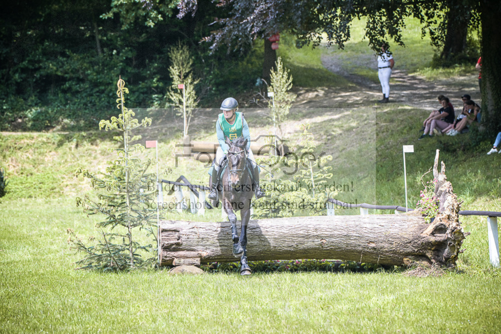 DOS_6952 | Entdecke hochwertige Reitturnierfotos von Foto Oger. Professionell, emotional und authentisch – jetzt Lieblingsmomente im Shop bestellen.Deutschlandweite Turnierfotografie. - Realisiert mit Pictrs.com