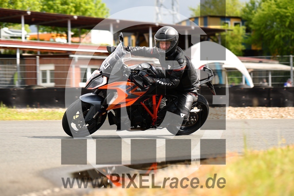 top-20260513_02292 | Schöne Erinnerungen an spannende Momente - das festzuhalten ist unser Job. PIXELrace.de ist seit 2003 auf den Rennstrecken Europas unterwegs um die Action draußen beim Fahren und die wunderbare Stimmung imm Fahrerlager für euch einzufangen.