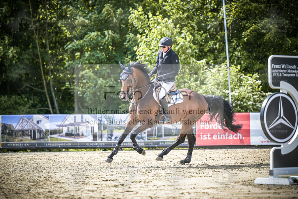 DOS_9991 | Entdecke hochwertige Reitturnierfotos von Foto Oger. Professionell, emotional und authentisch – jetzt Lieblingsmomente im Shop bestellen. - Realisiert mit Pictrs.com