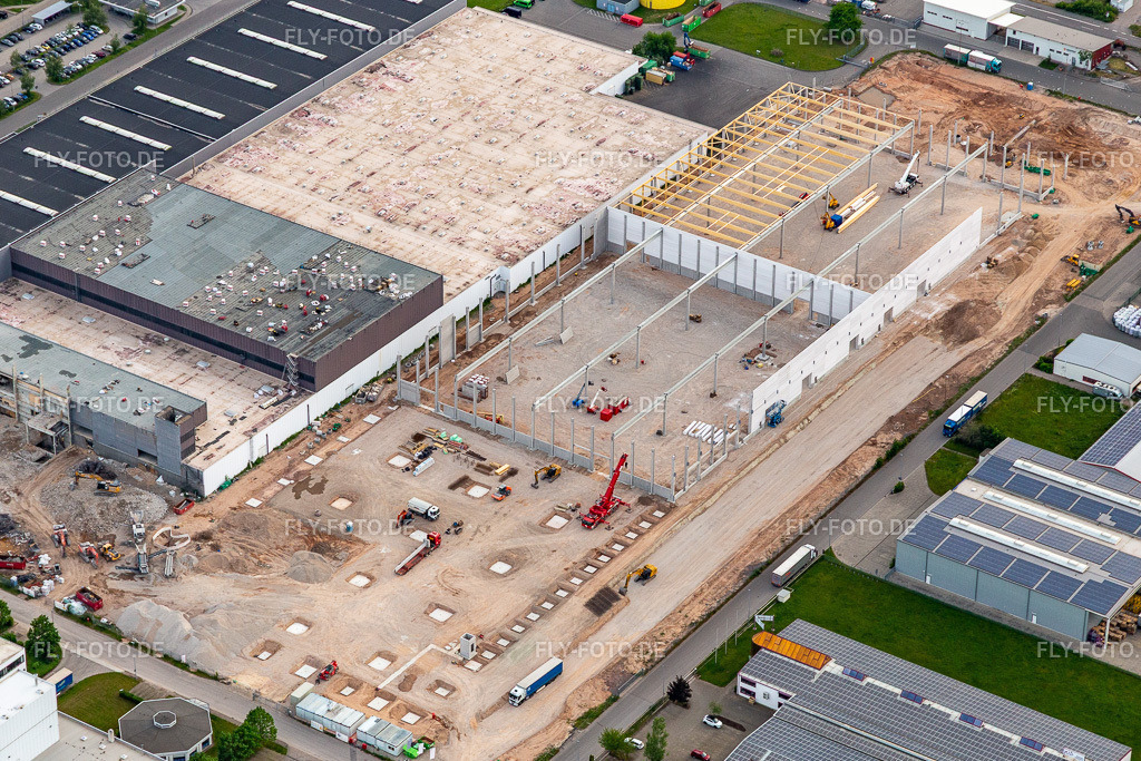Baustelle für einen Lagerhallen und Speditionsgebäude- Neubau der Progroup Board GmbH im Interpark. | Luftbild: Baustelle für einen Lagerhallen und Speditionsgebäude- Neubau der Progroup Board GmbH im Interpark. in Offenbach an der Queich im Bundesland Rheinland-Pfalz in Deutschland. Foto: IMG_127016.jpg vom 02.06.2021 durch ©2025 Werner Riehm fly-foto.de/copyright - Realisiert mit Pictrs.com