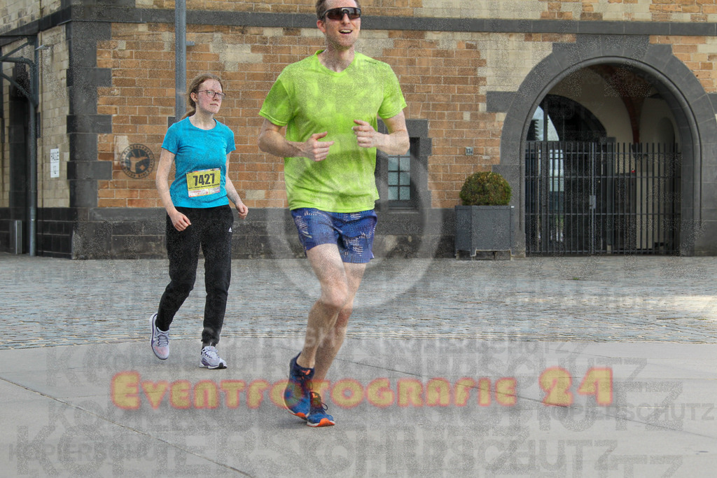 250920_1348_EV4_6708 | Sportfotografie im Rhein-Sieg Kreis, Köln, Bonn, NRW, Rheinland Pfalz, Hessen, etc. Unser Tätigkeitsfeld umfasst den Laufsport vom Volkslauf über den Marathon, Duathlon, Triathon bis zum Ultralauf wie Kölnpfad Ultra oder Schindertrail.