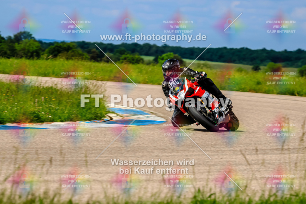 MotoTeam-1054 | Hier findet Ihr Bilder von Touristenfahrten auf der Nürburgring Nordschleife oder von anderen Veranstaltungen die ich besucht habe. Viel Spass beim Durch Schauen 