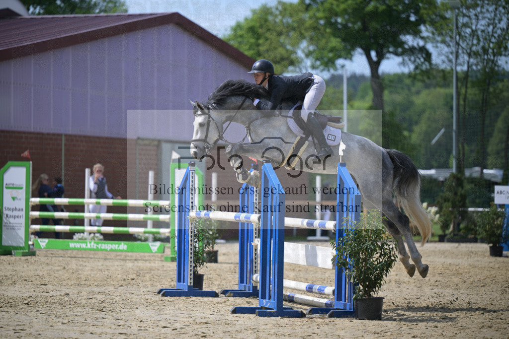 DOS_8858 | Entdecke hochwertige Reitturnierfotos von Foto Oger. Professionell, emotional und authentisch – jetzt Lieblingsmomente im Shop bestellen.Deutschlandweite Turnierfotografie. - Realisiert mit Pictrs.com