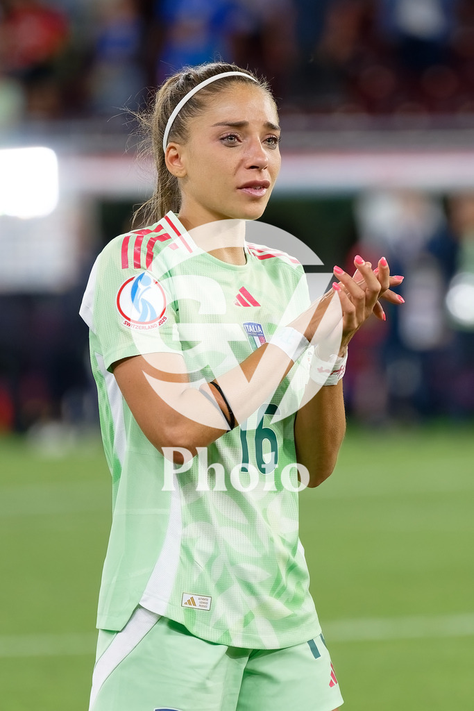 England v Italy - UEFA Women's EURO 2025 Semi-Final | GENEVA, SWITZERLAND - JULY 22:  Eleonora Goldoni of Italy cries after losing  during the UEFA Women's EURO 2025 Semi-Final match between England and Italy at Stade de Geneve on July 22, 2025 in Geneva, Switzerland. (Photo by Giuseppe Velletri/Sports Press Photo/Getty Images)
